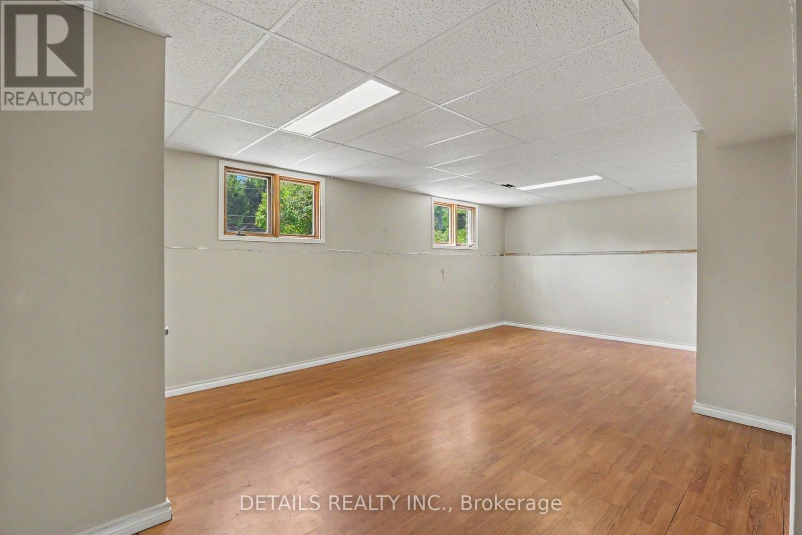 559 MAIN STREET - 24