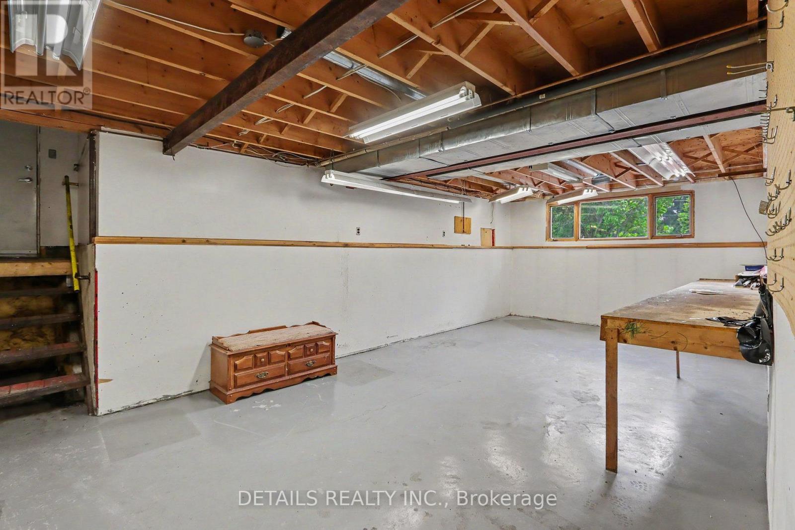 559 MAIN STREET - 25