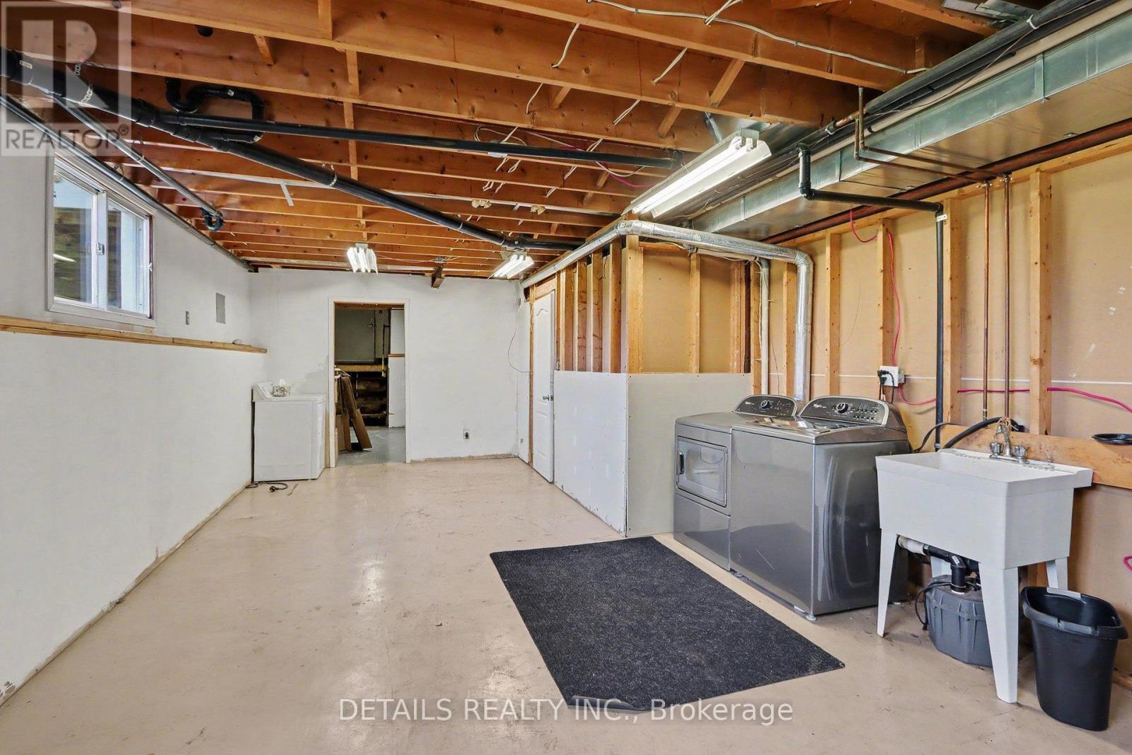 559 MAIN STREET - 26