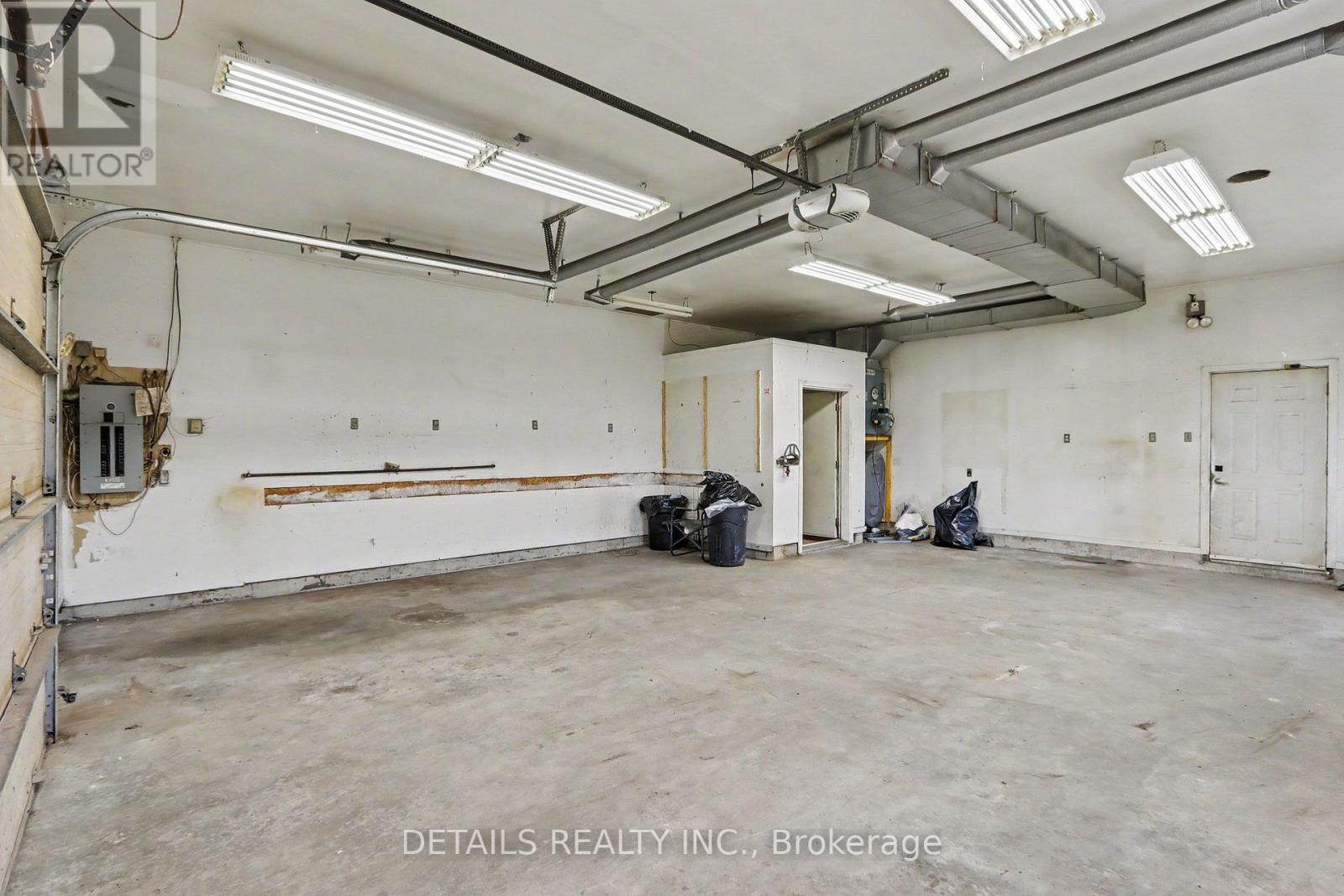 559 MAIN STREET - 28