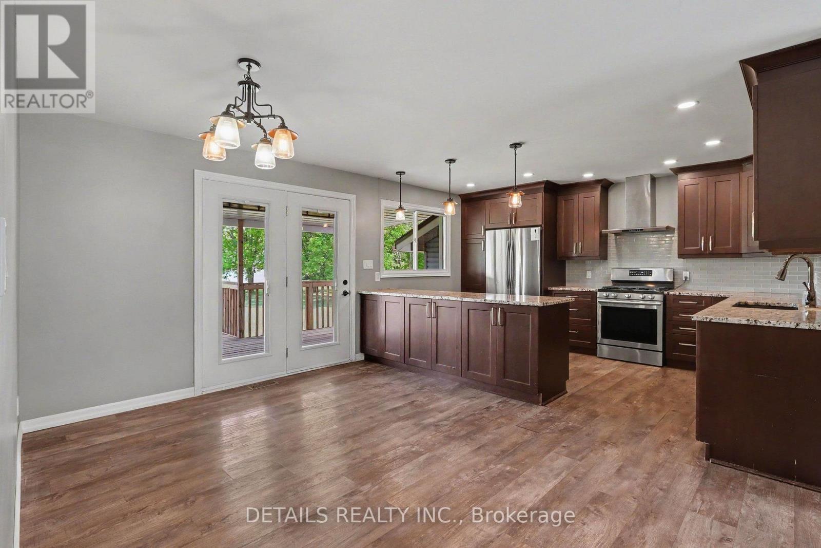 559 MAIN STREET - 6