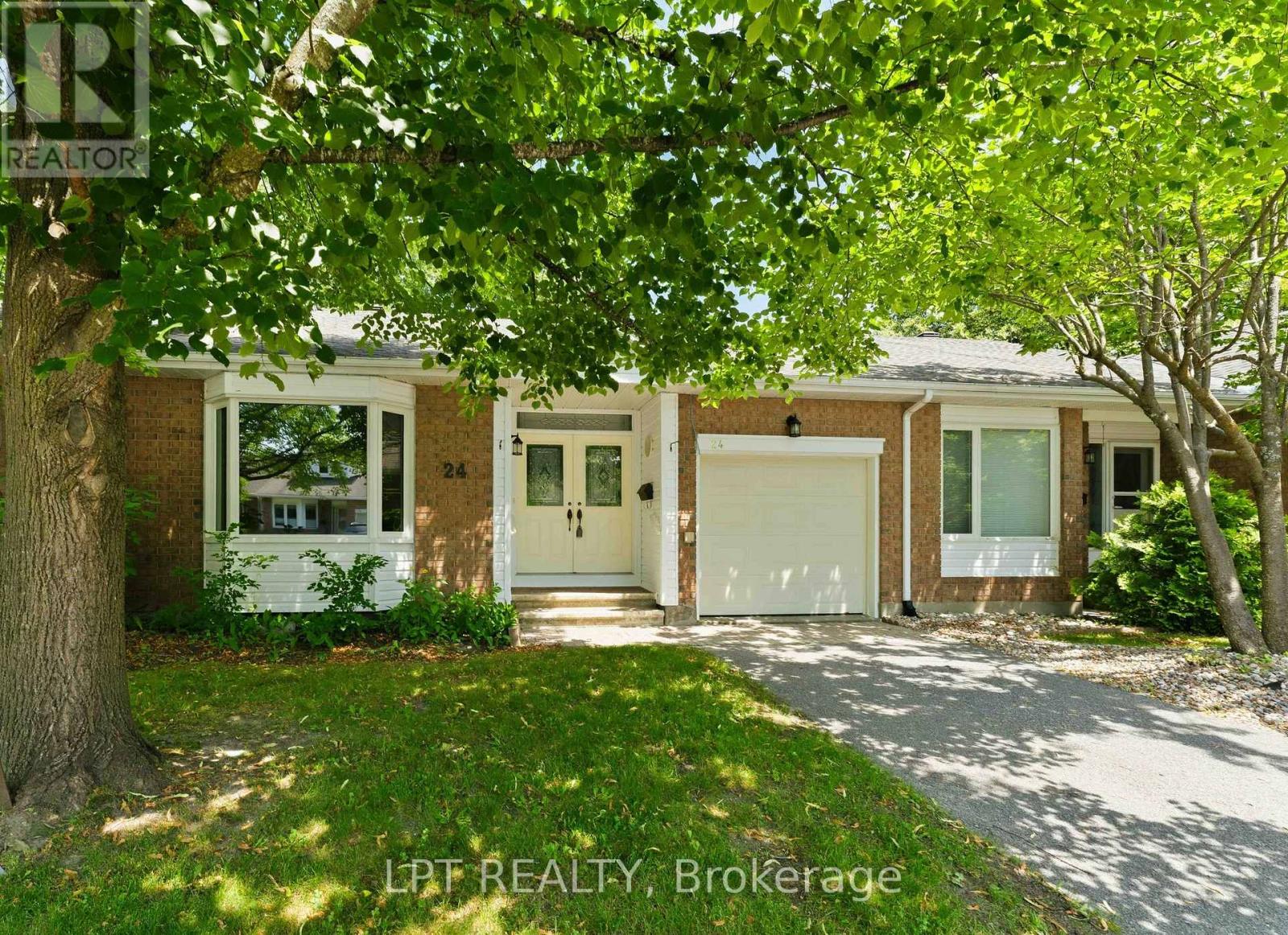 #40 24 GRAND CEDAR COURT - 1