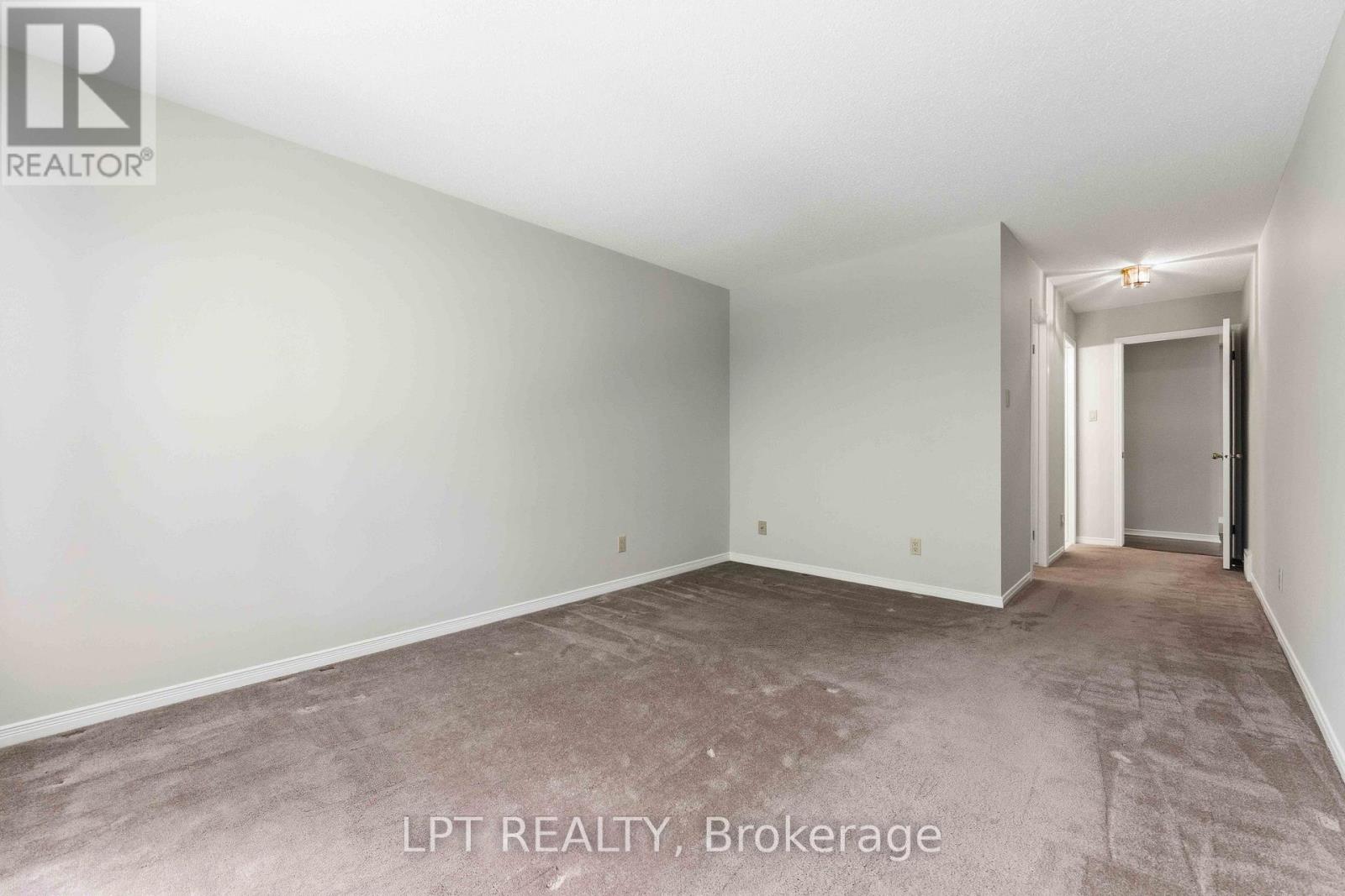 #40 24 GRAND CEDAR COURT - 15