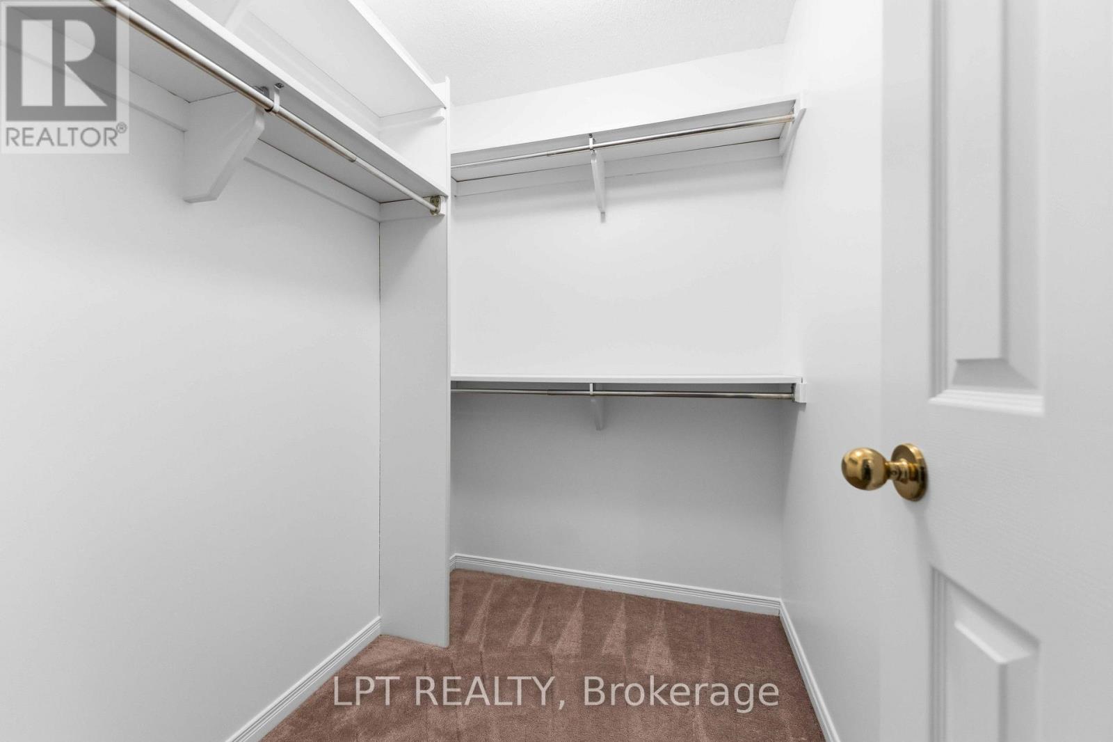 #40 24 GRAND CEDAR COURT - 16
