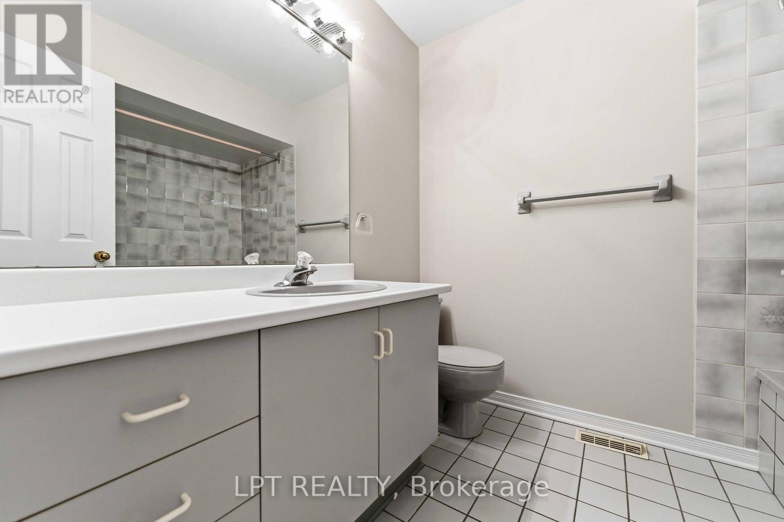 #40 24 GRAND CEDAR COURT - 17