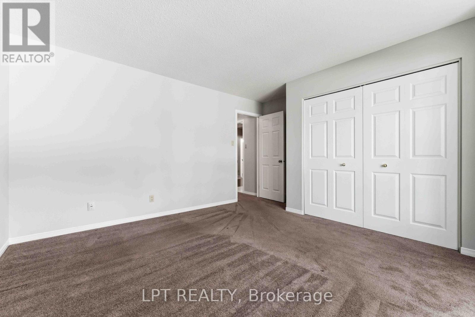 #40 24 GRAND CEDAR COURT - 19