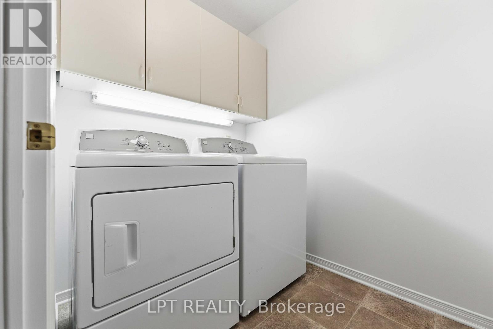 #40 24 GRAND CEDAR COURT - 21