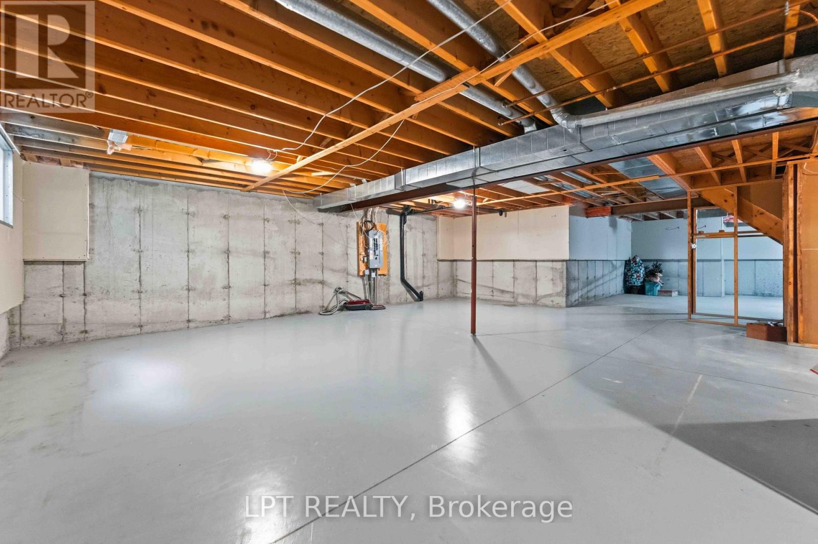 #40 24 GRAND CEDAR COURT - 24