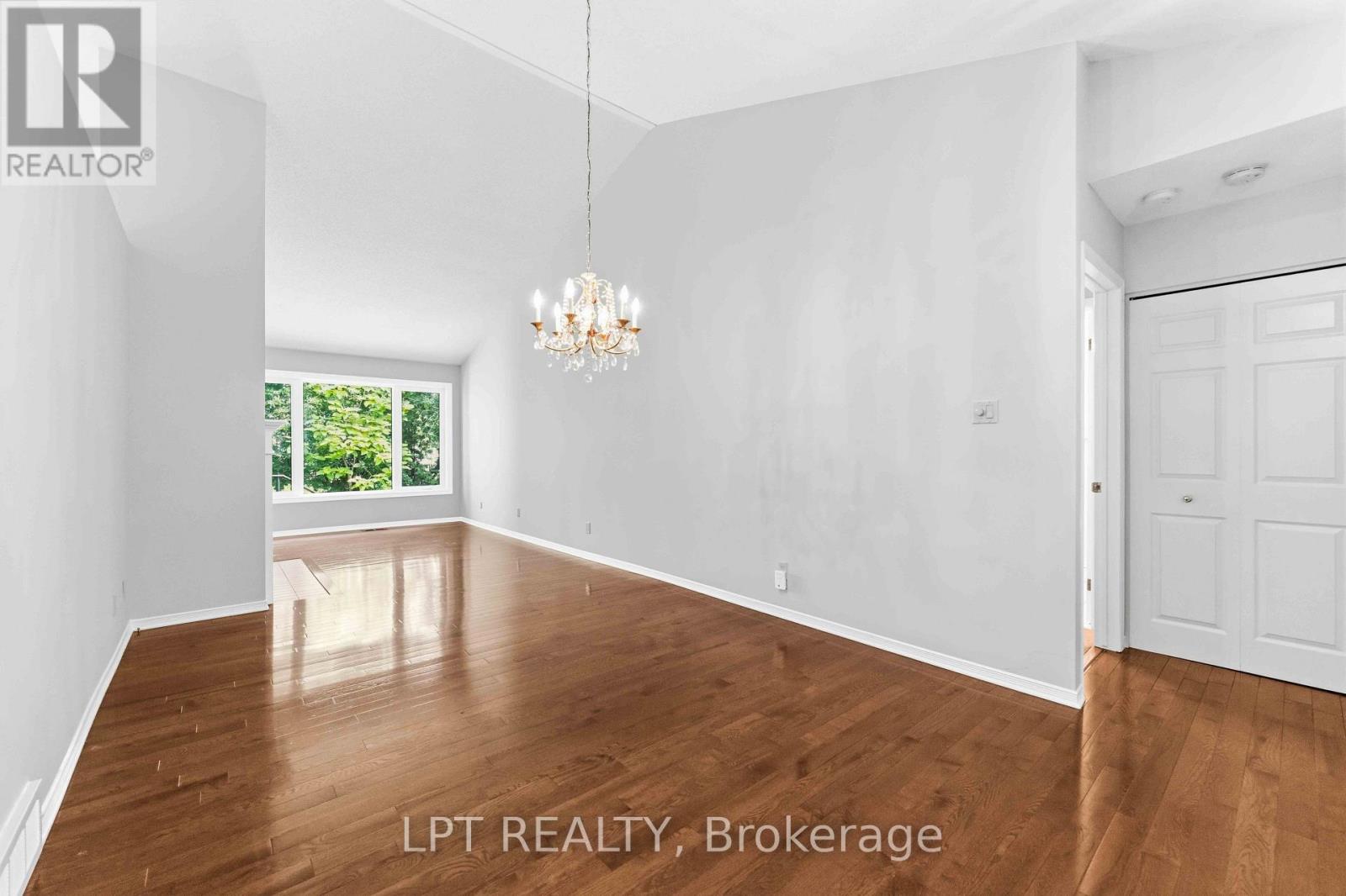 #40 24 GRAND CEDAR COURT - 4