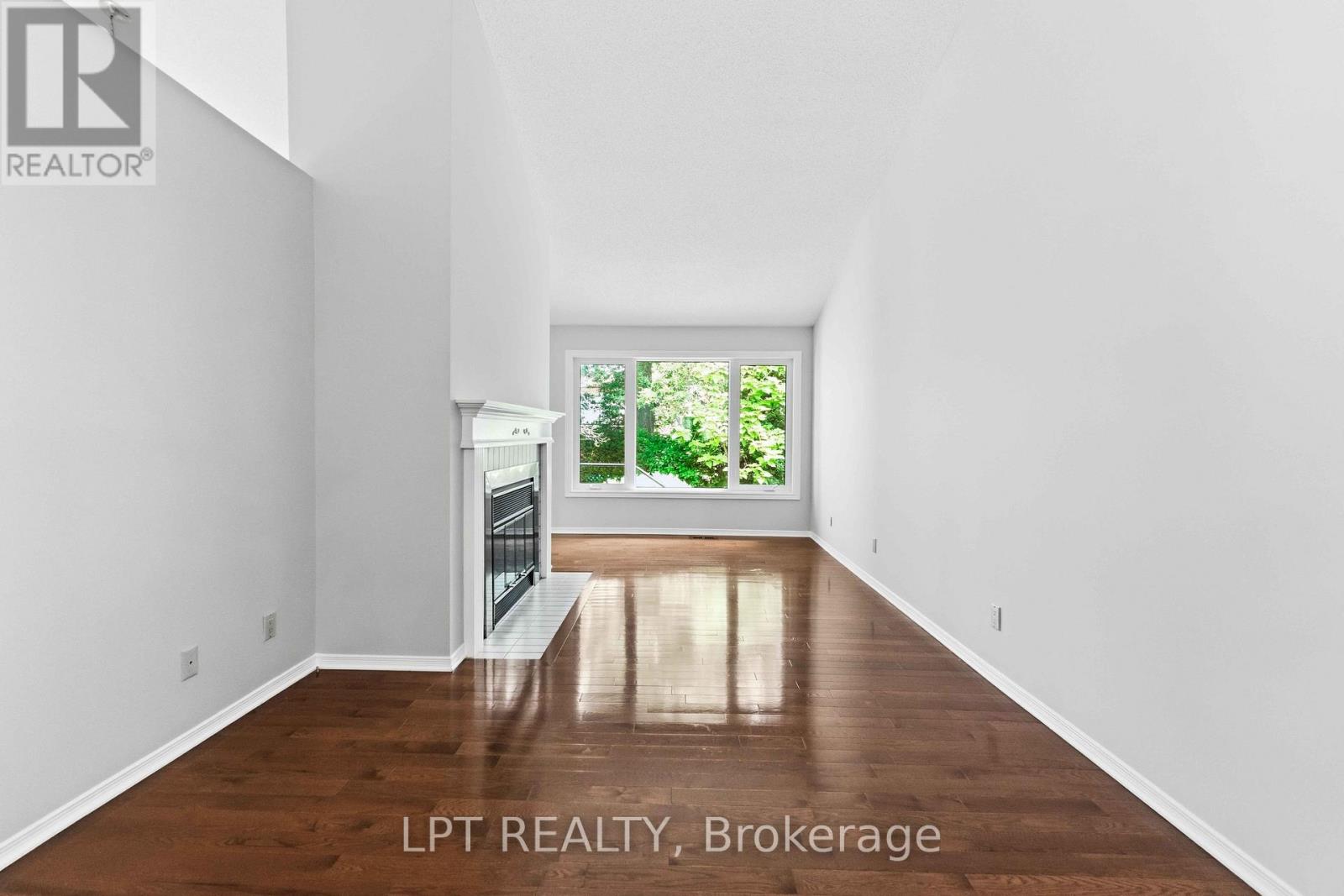 #40 24 GRAND CEDAR COURT - 5