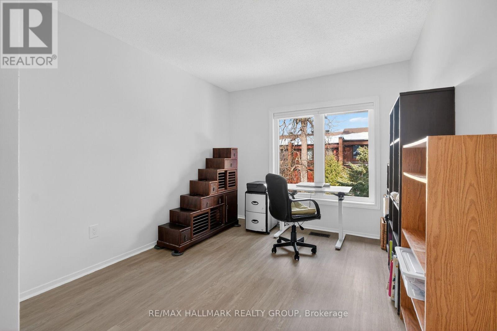 #D 3 BIRCHDALE AVENUE - 23