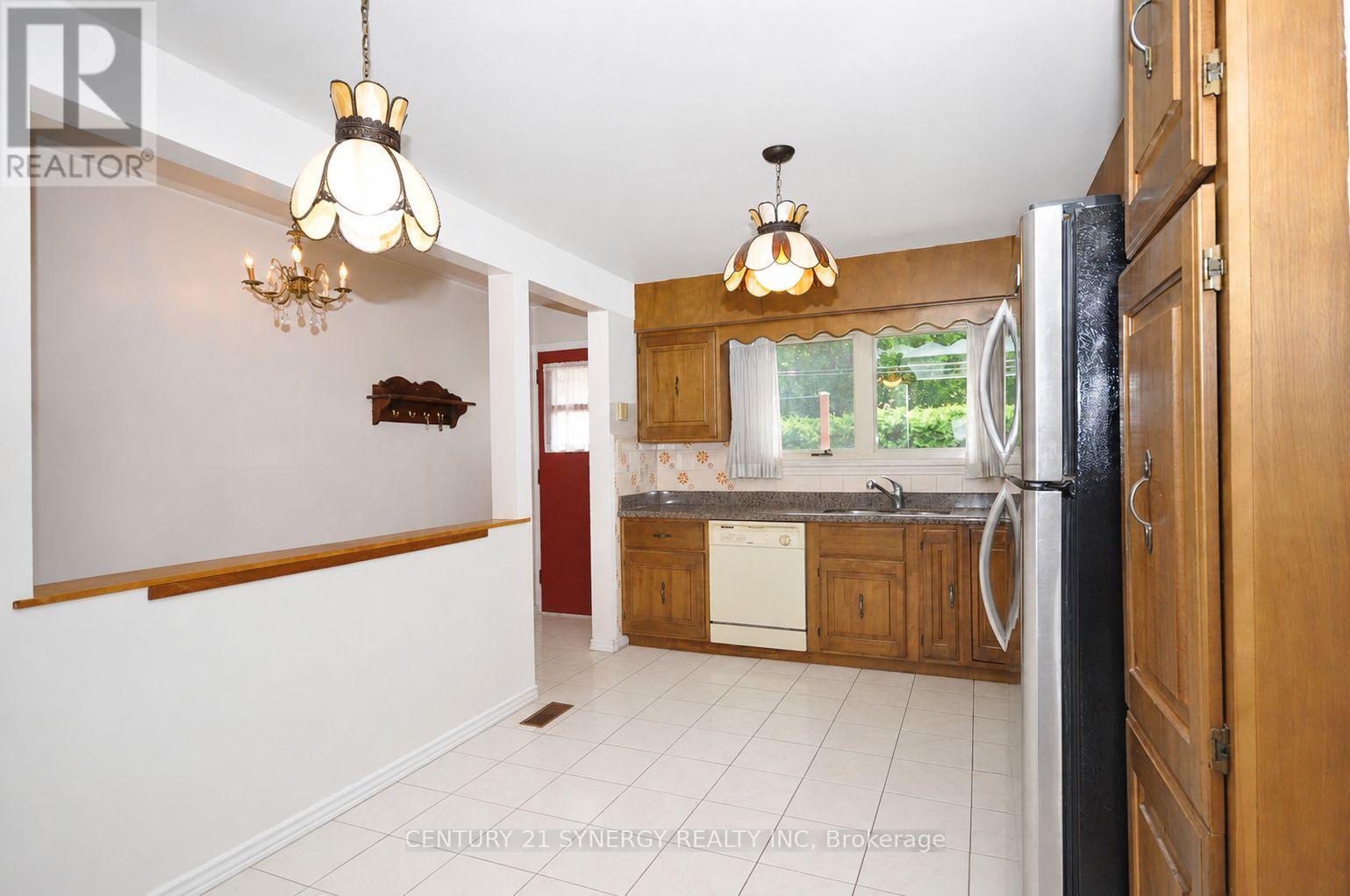 2148 IRIS STREET - 9