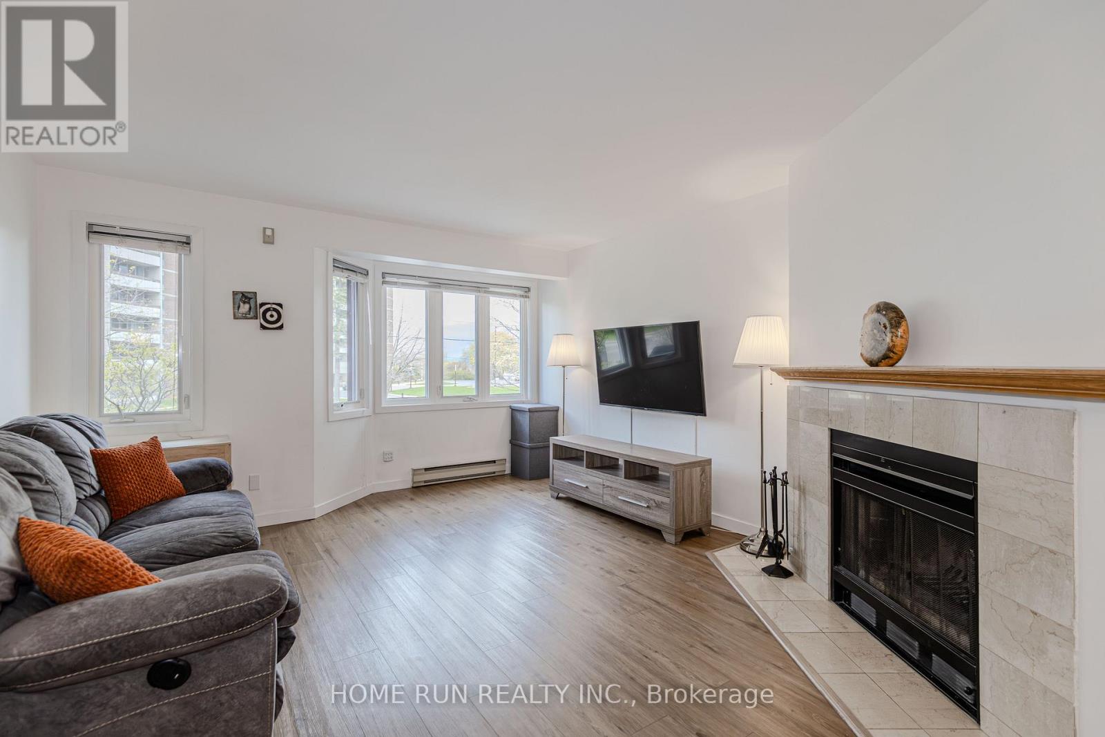 #24 2828 RICHMOND ROAD - 18