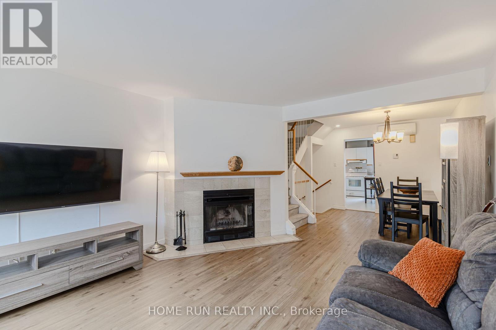 #24 2828 RICHMOND ROAD - 19