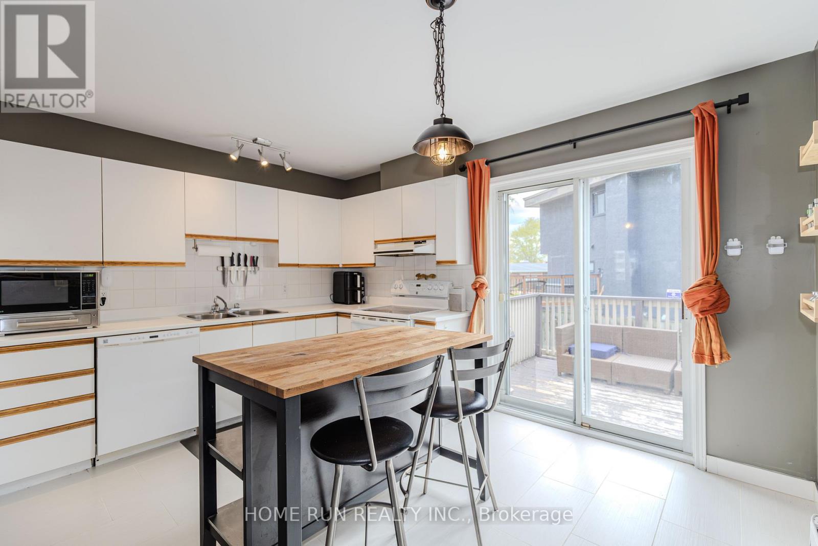 #24 2828 RICHMOND ROAD - 22