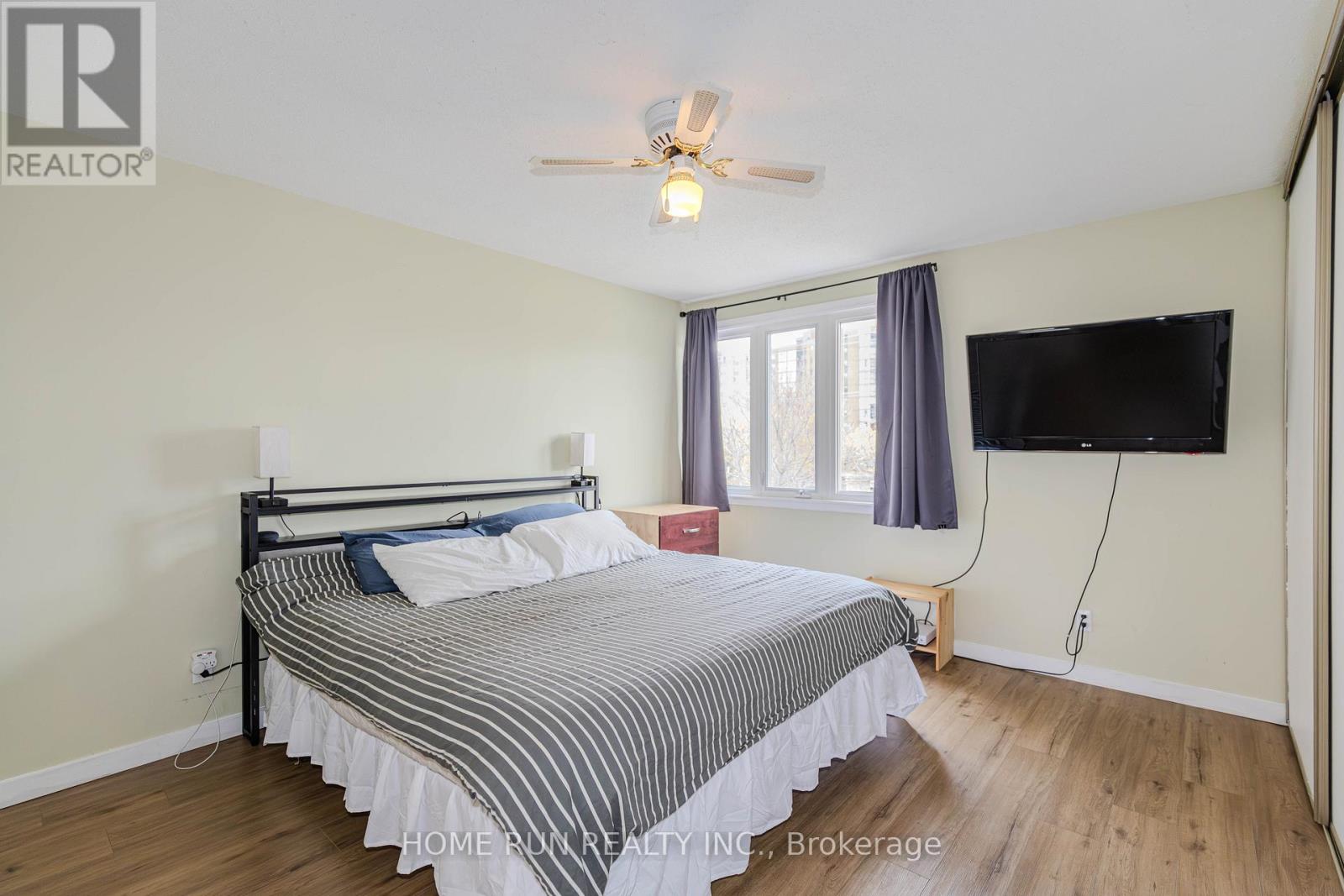 #24 2828 RICHMOND ROAD - 33