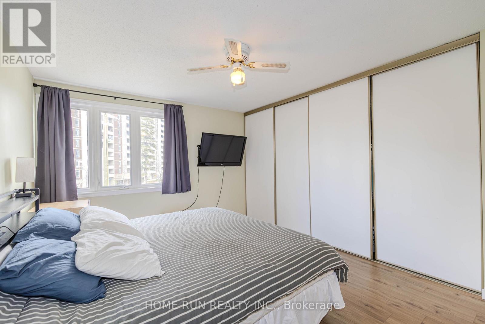 #24 2828 RICHMOND ROAD - 34