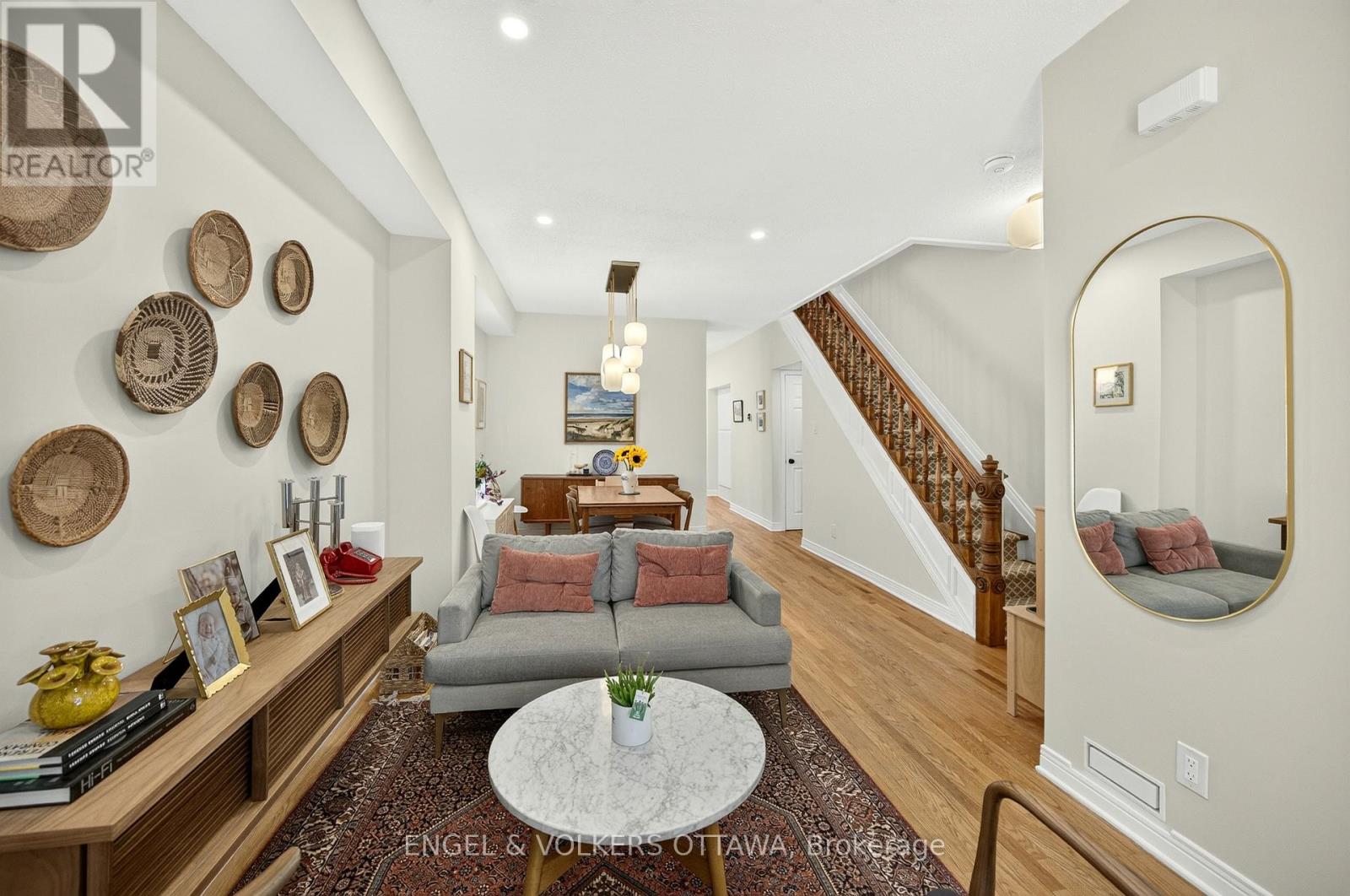 68 UPPER LORNE PLACE, Ottawa. Luxury613. By Peter Sagos - Image 11