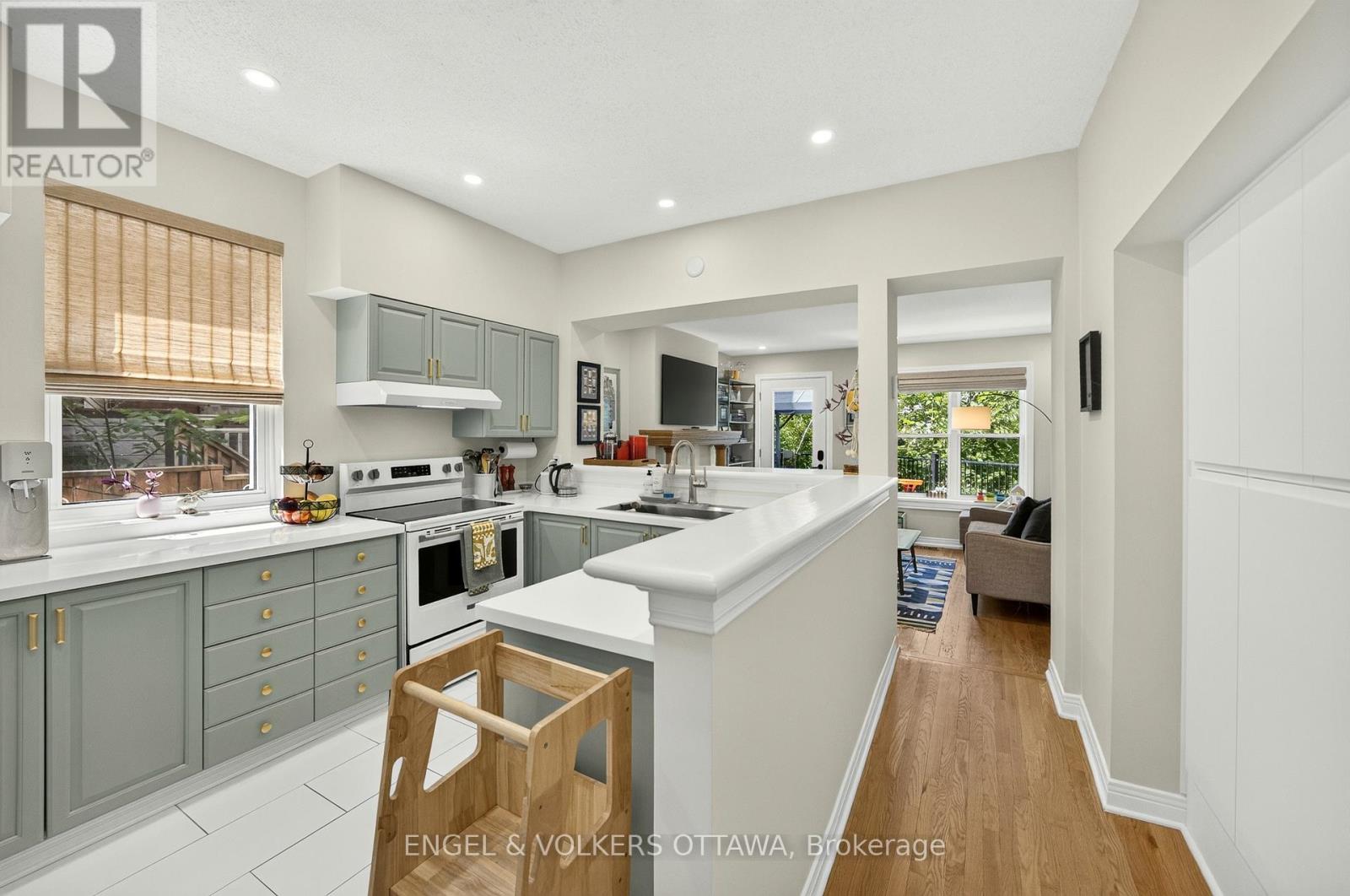 68 UPPER LORNE PLACE, Ottawa. Luxury613. By Peter Sagos - Image 14