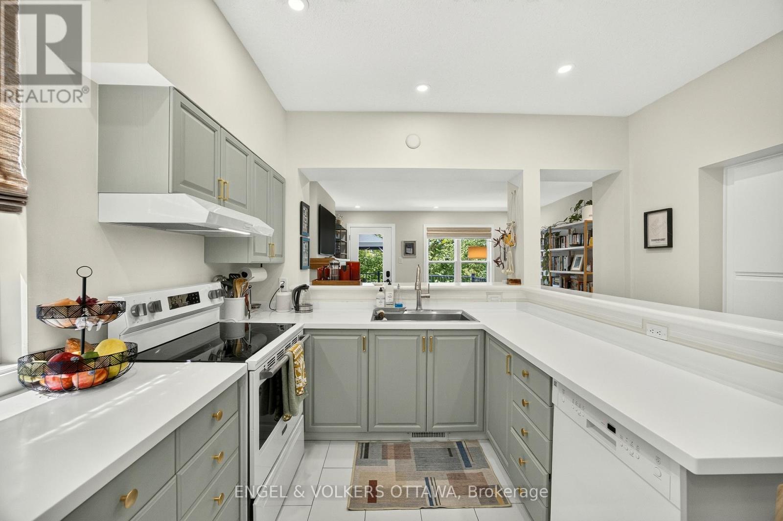 68 UPPER LORNE PLACE, Ottawa. Luxury613. By Peter Sagos - Image 15