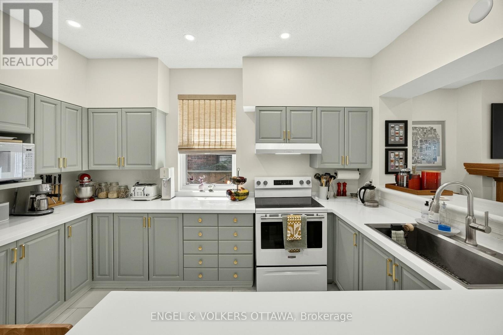 68 UPPER LORNE PLACE, Ottawa. Luxury613. By Peter Sagos - Image 18