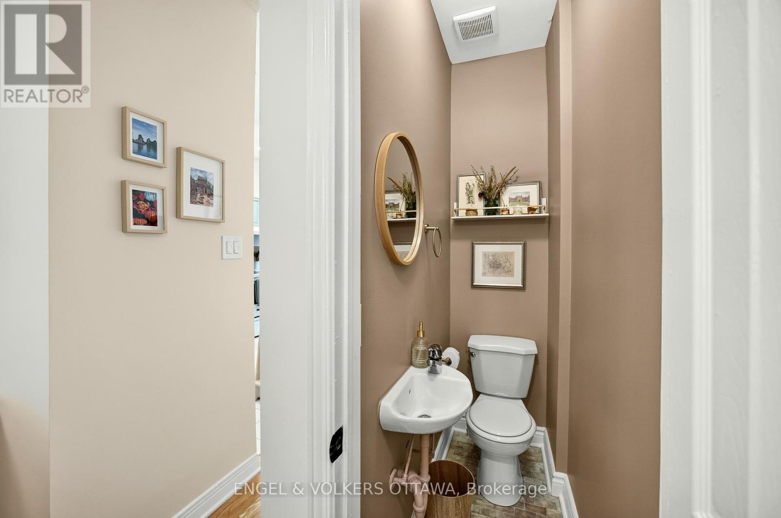 68 UPPER LORNE PLACE, Ottawa. Luxury613. By Peter Sagos - Image 23