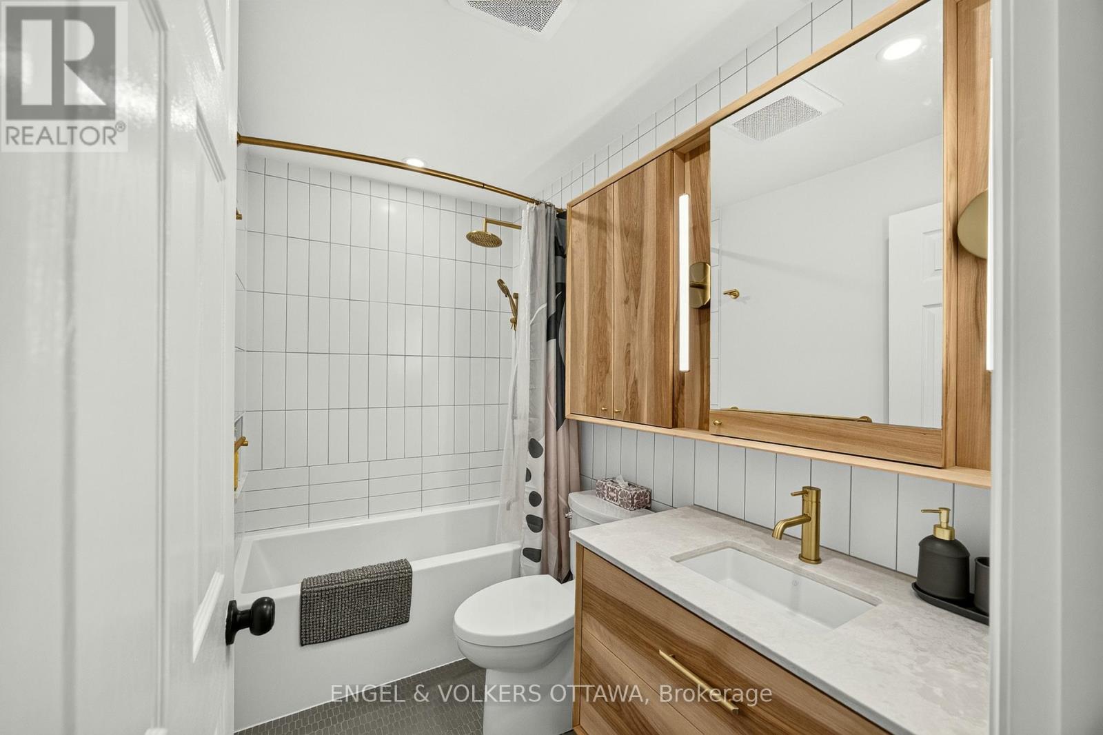 68 UPPER LORNE PLACE, Ottawa. Luxury613. By Peter Sagos - Image 28