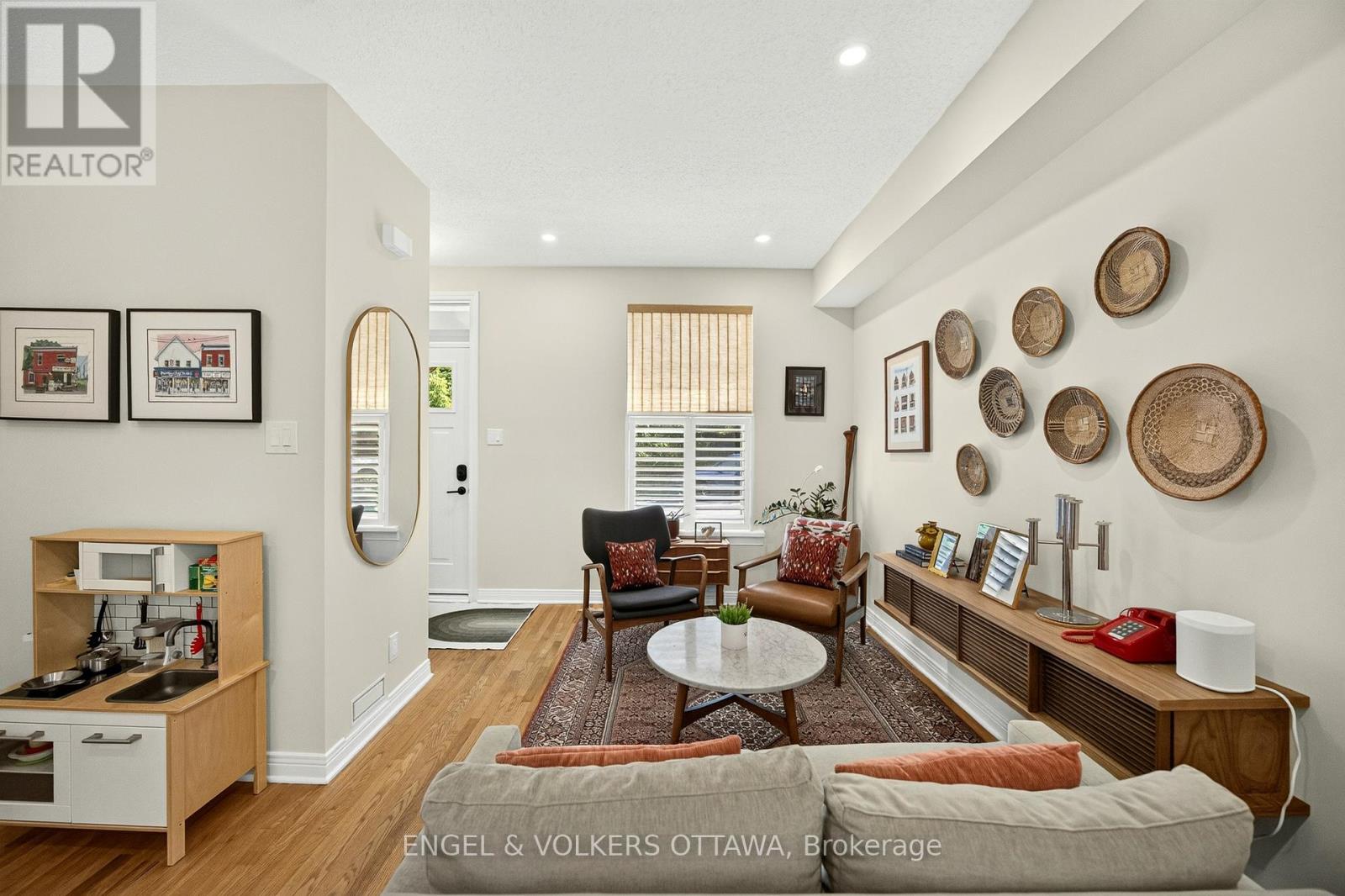 68 UPPER LORNE PLACE, Ottawa. Luxury613. By Peter Sagos - Image 6