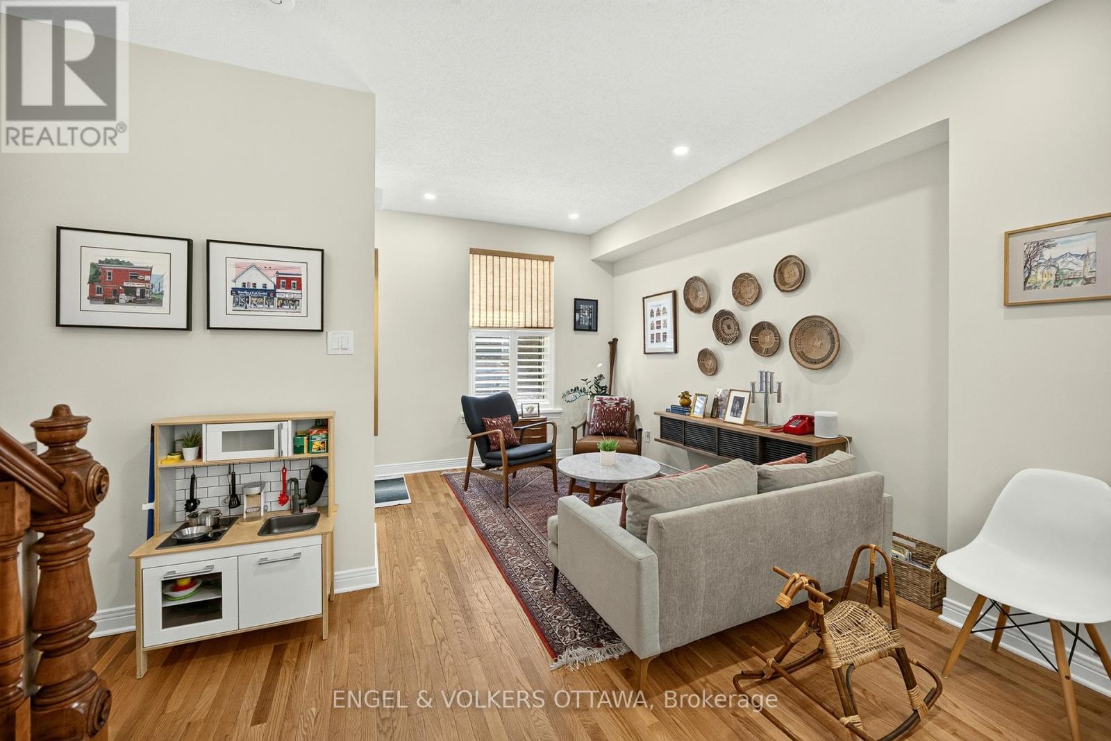 68 UPPER LORNE PLACE, Ottawa. Luxury613. By Peter Sagos - Image 8