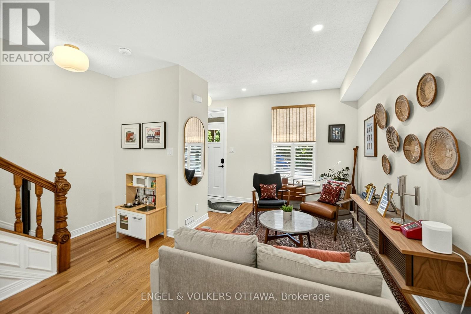 68 UPPER LORNE PLACE, Ottawa. Luxury613. By Peter Sagos - Image 9