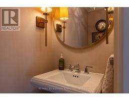 392 Aspen Forest Drive, Oakville, ON L6J6H5 Photo 18