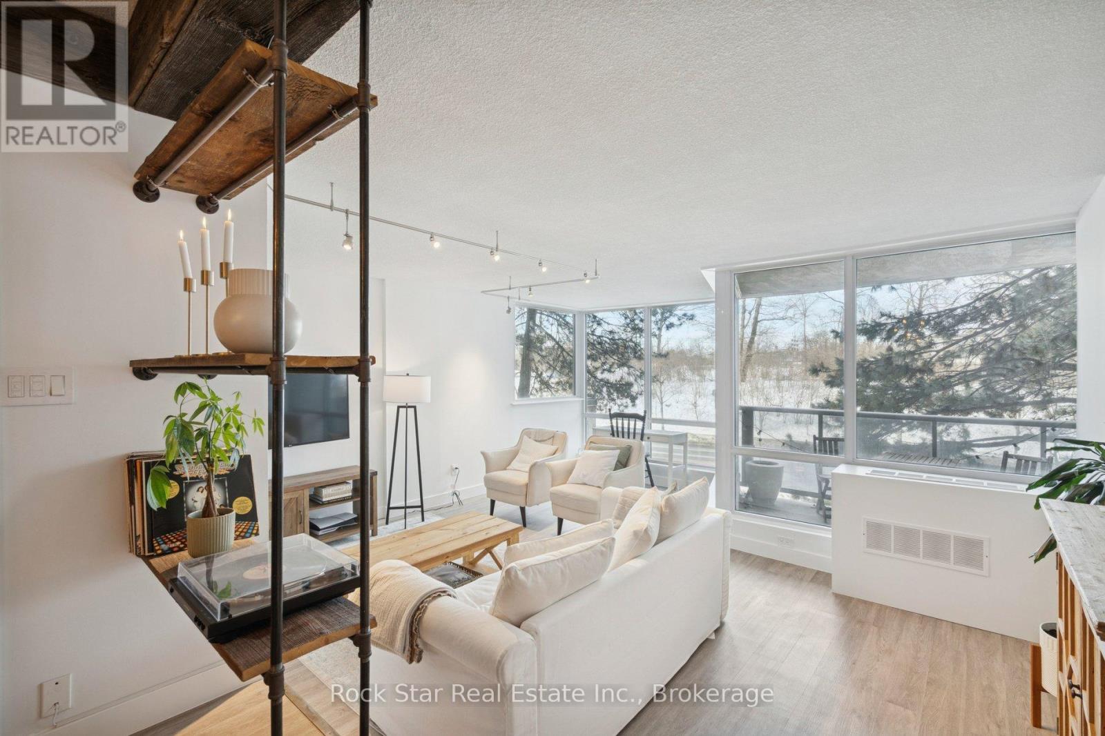#103 20 SPEERS ROAD - 11