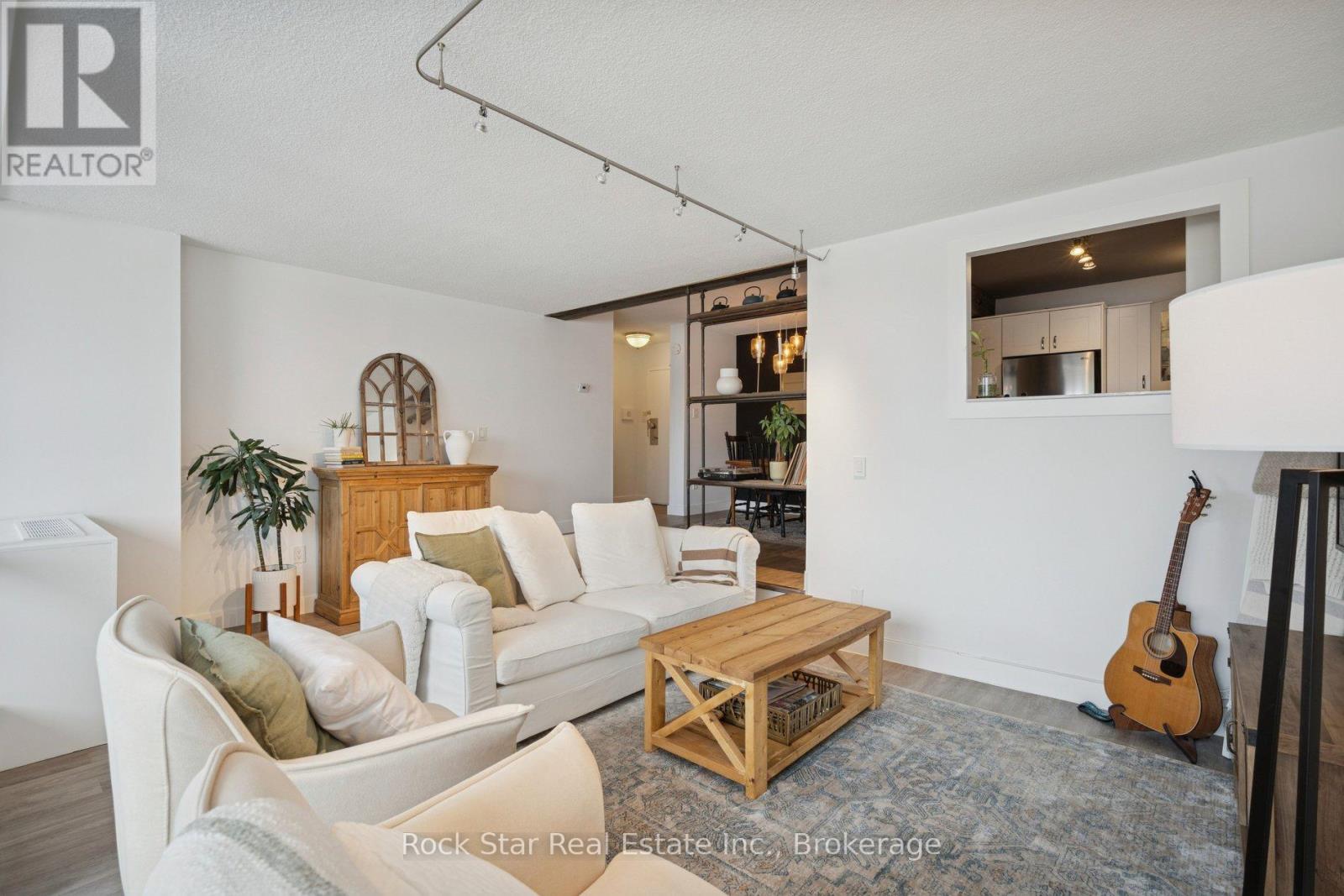 #103 20 SPEERS ROAD - 15