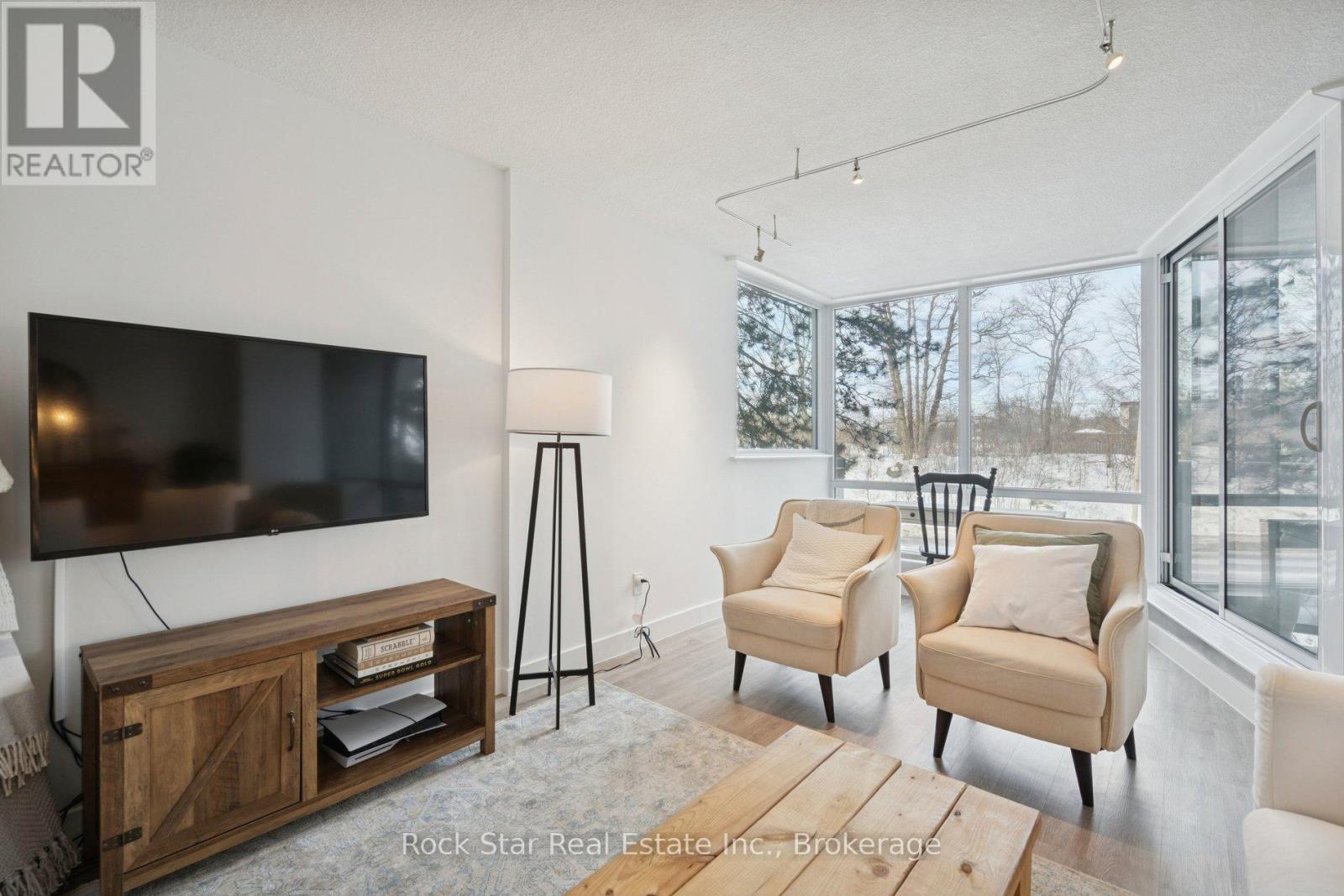 #103 20 SPEERS ROAD - 17