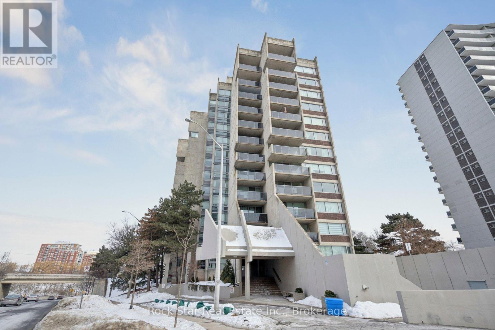 #103 20 SPEERS ROAD - 26