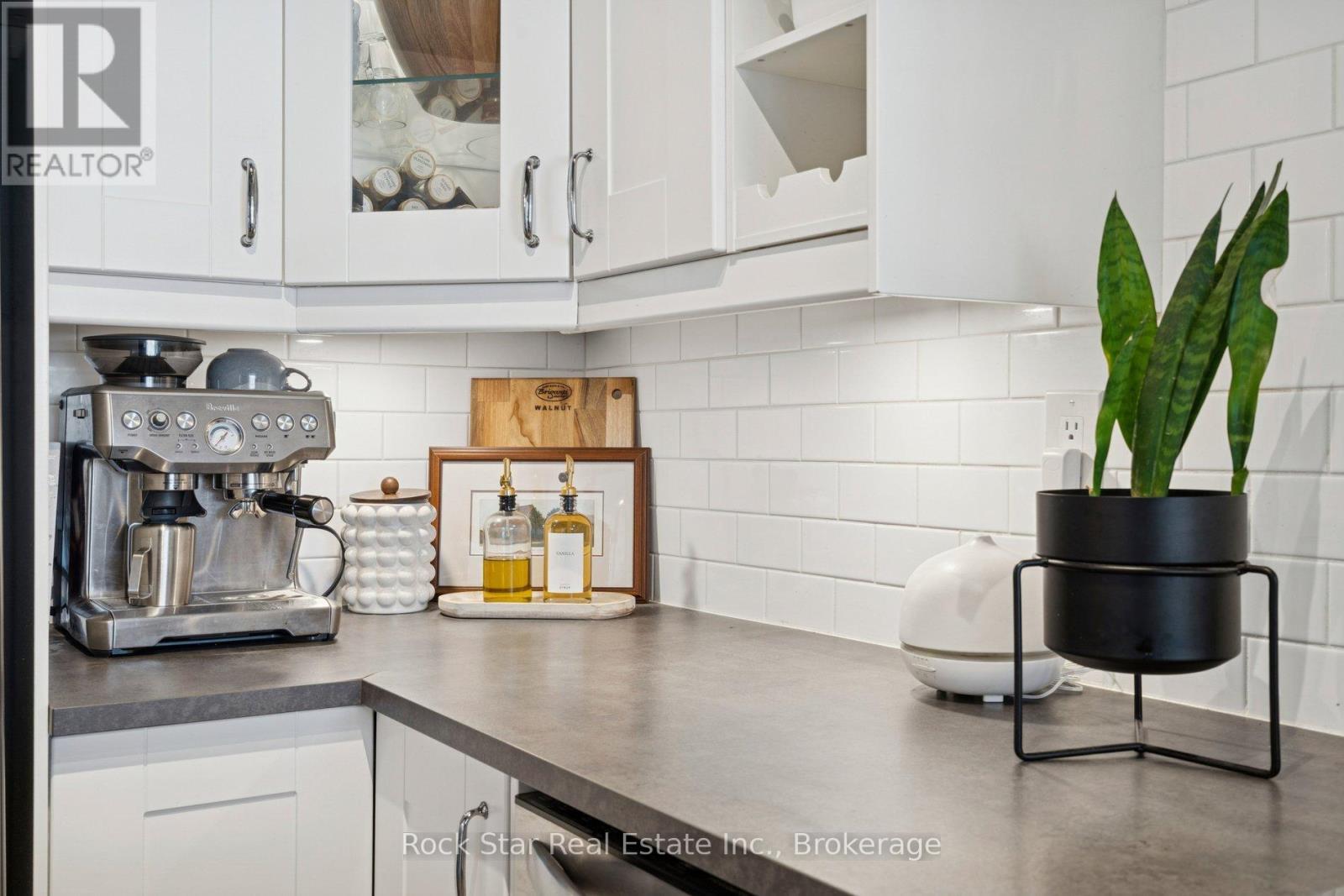 #103 20 SPEERS ROAD - 8