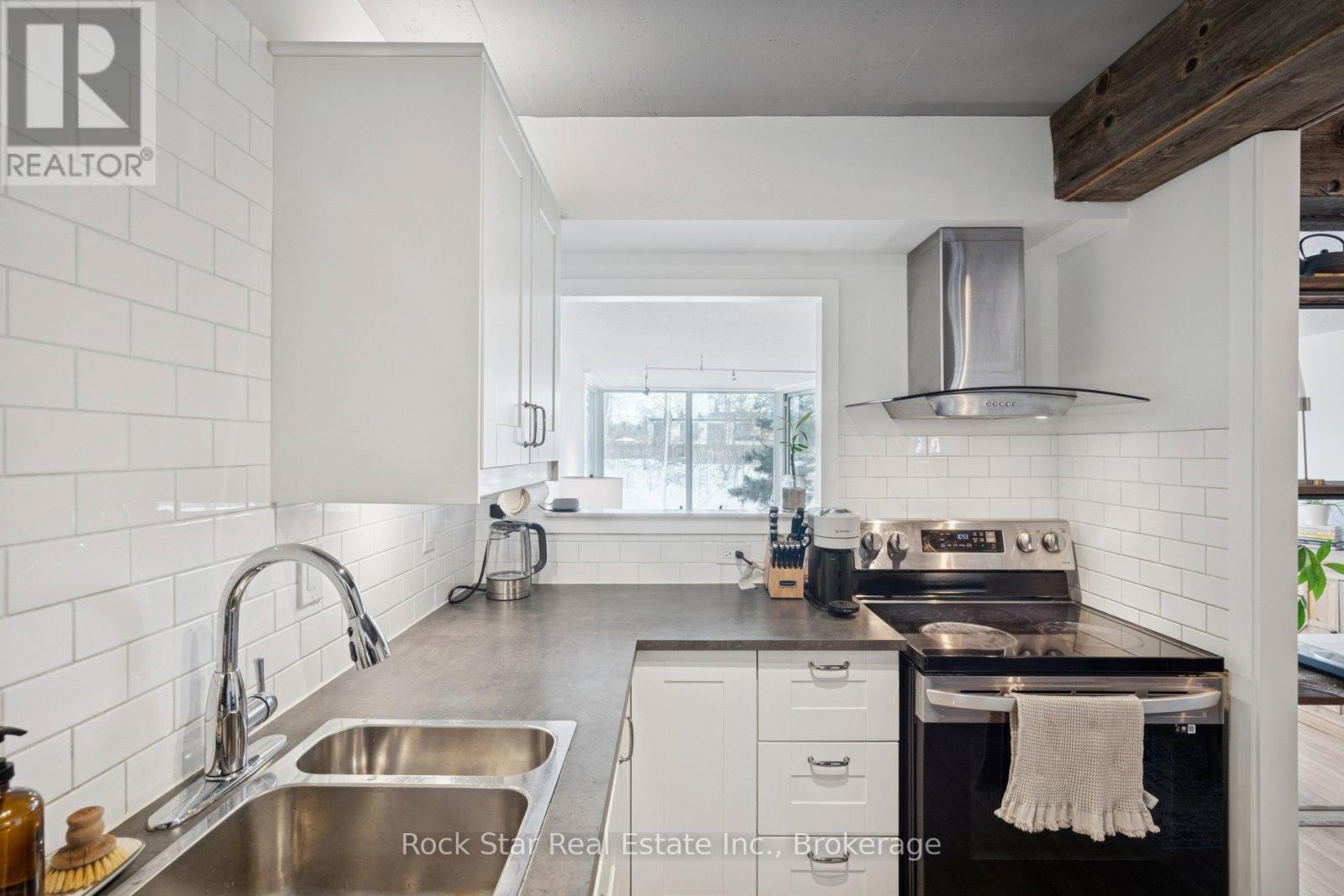 #103 20 SPEERS ROAD - 9