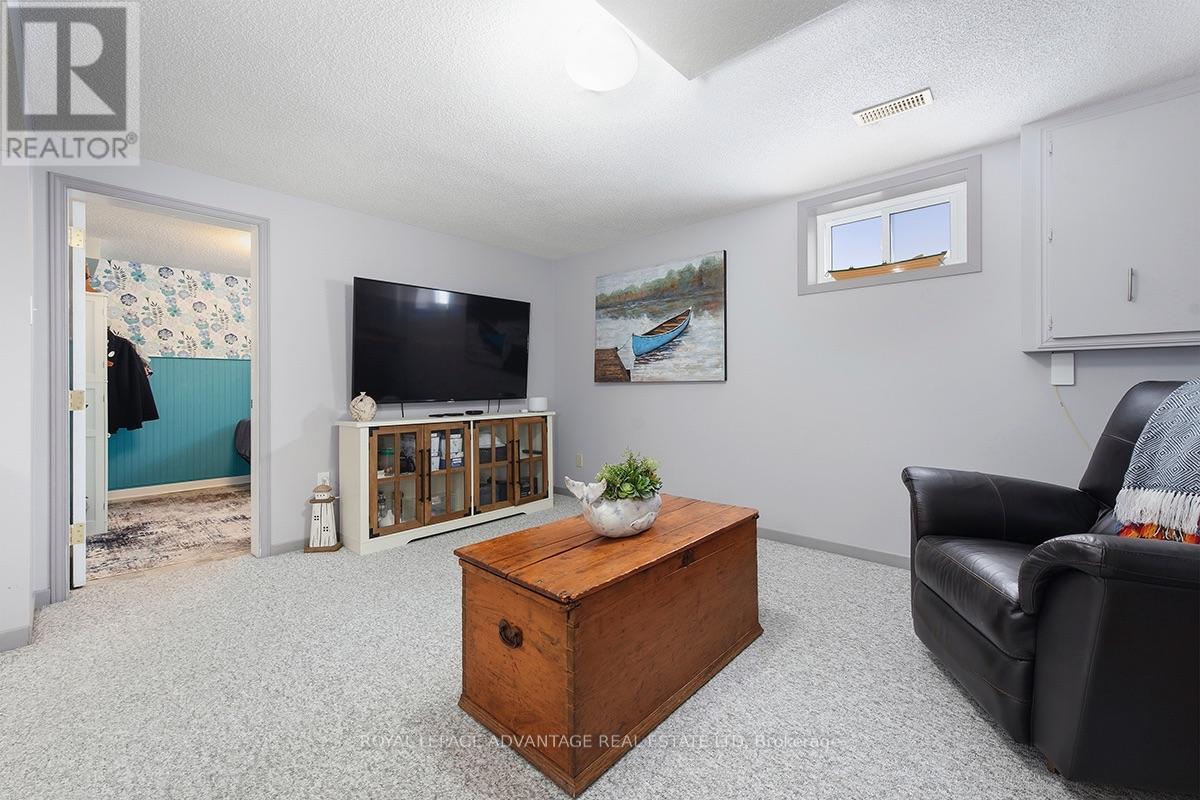 14 TREELAWN BOULEVARD - 34