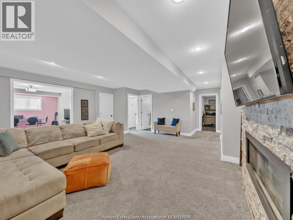1524 Inverness AVENUE - 29