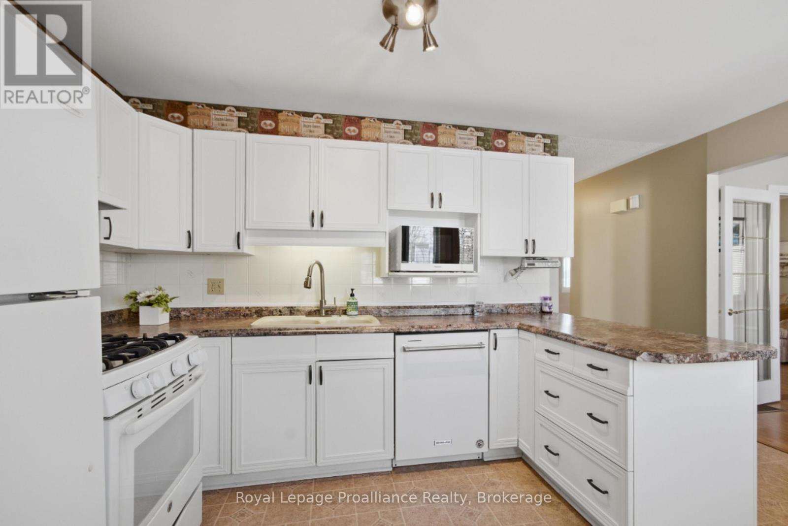 5 CRETNEY DRIVE - 18