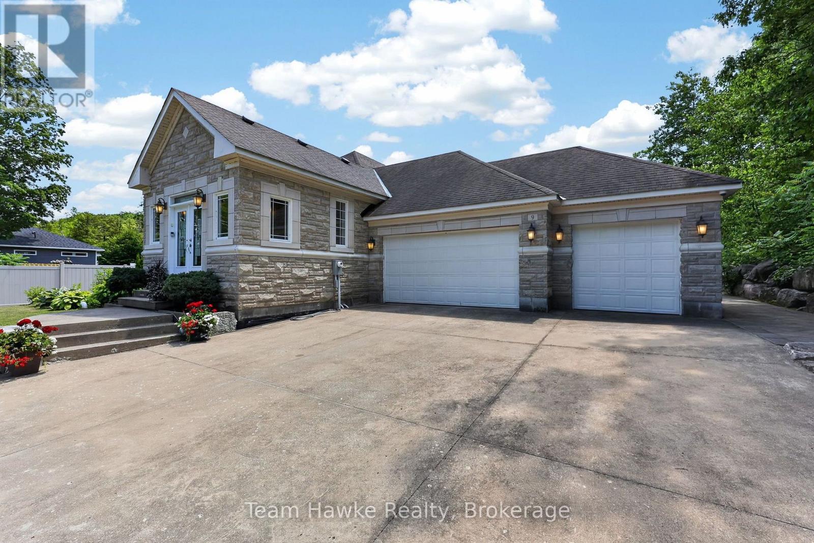 9 TUCSON ROAD - 32