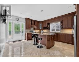 Kitchen - 9 Tucson Road, Tiny, ON L9M0B6 Photo 9