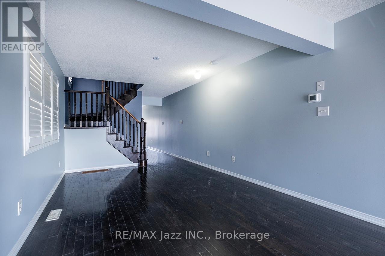 30 LLOYDMINSTER AVENUE - 10
