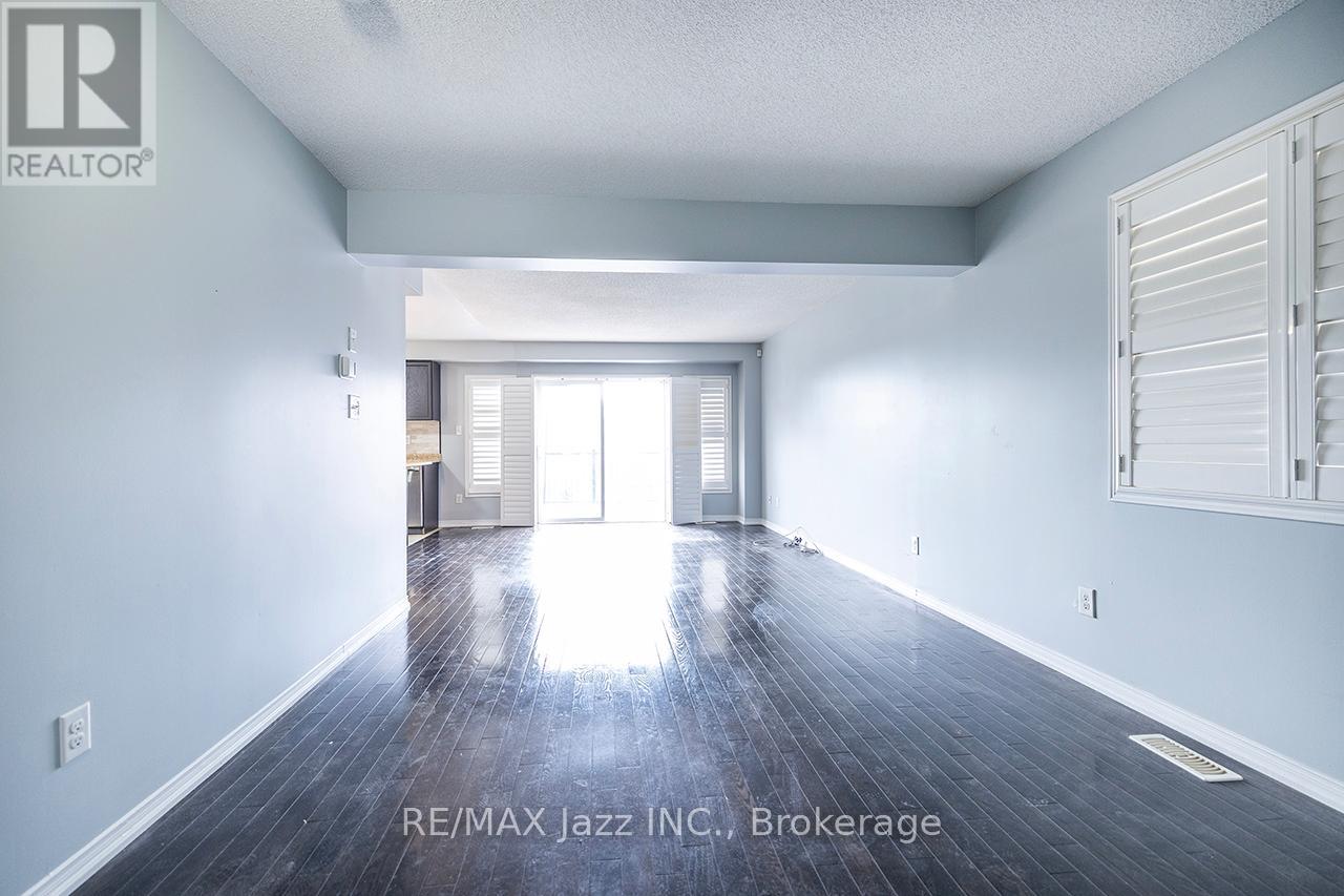 30 LLOYDMINSTER AVENUE - 11