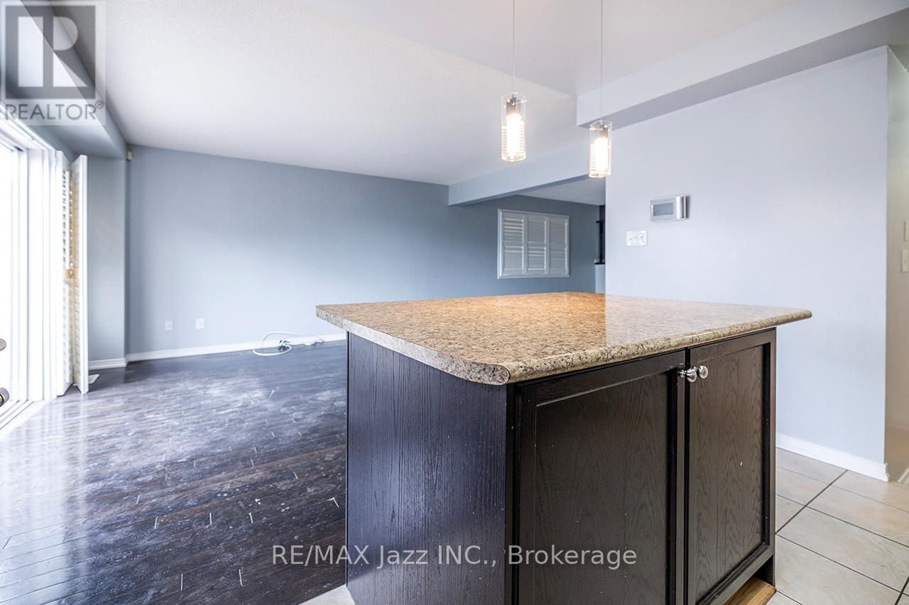 30 LLOYDMINSTER AVENUE - 19