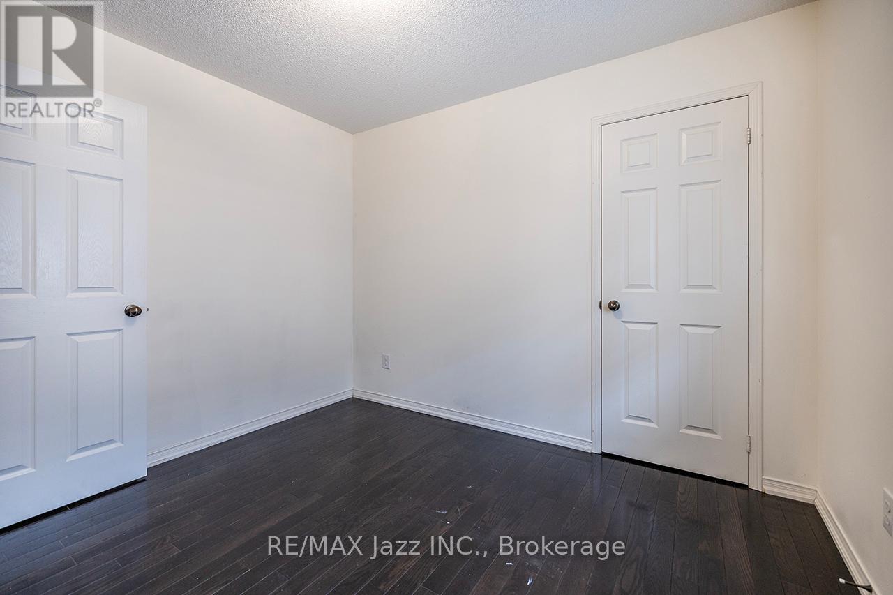 30 LLOYDMINSTER AVENUE - 25