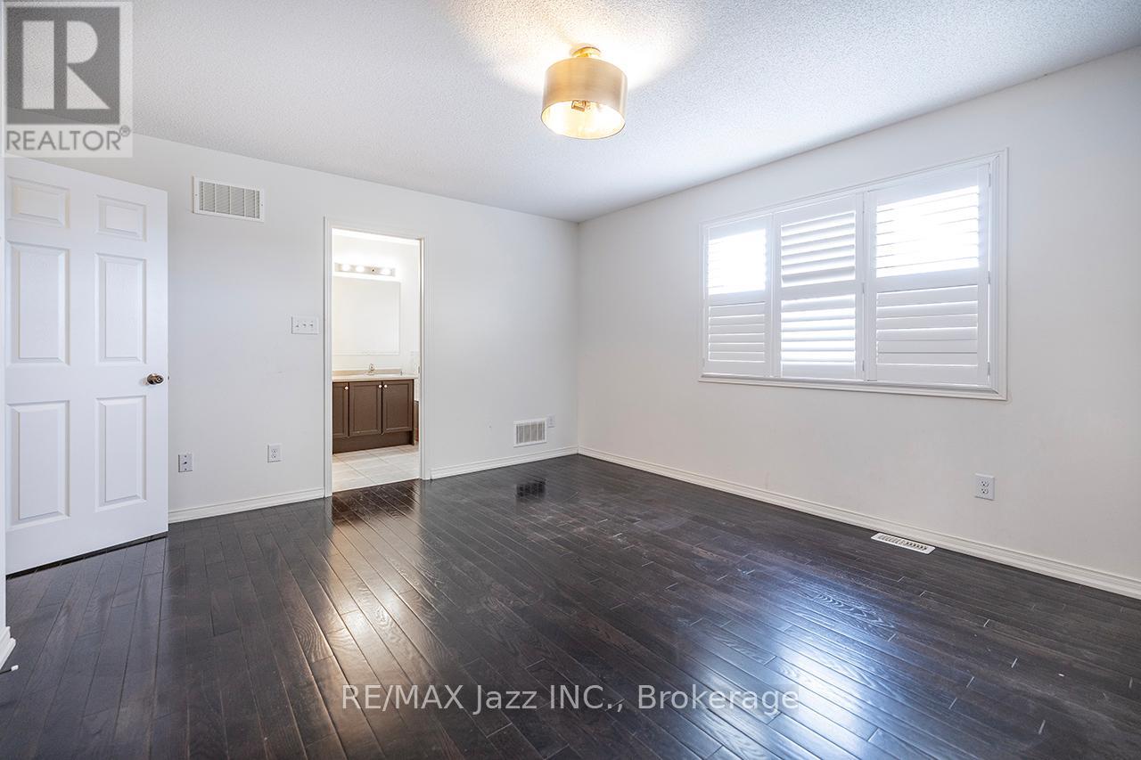 30 LLOYDMINSTER AVENUE - 29