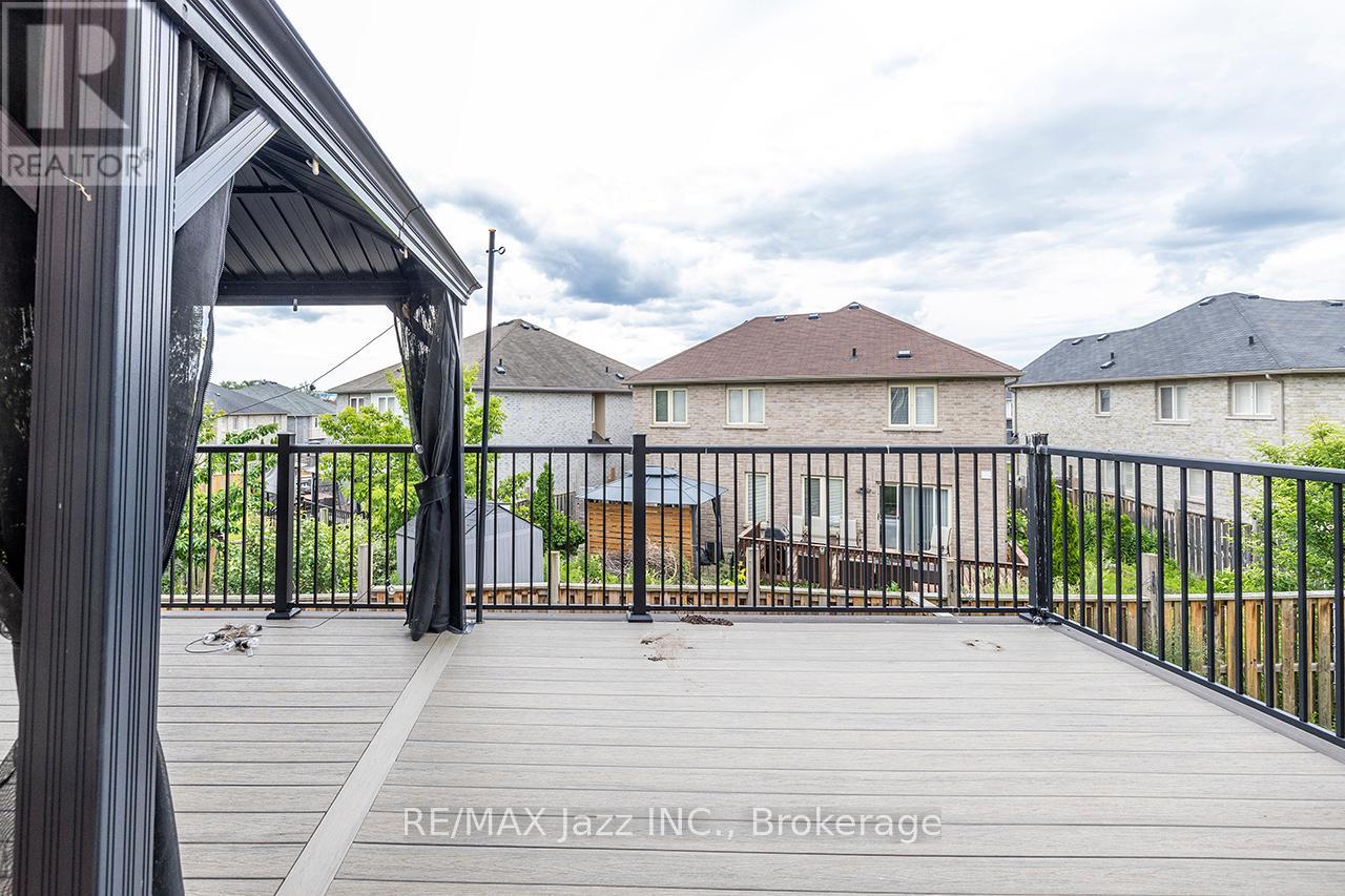 30 LLOYDMINSTER AVENUE - 33