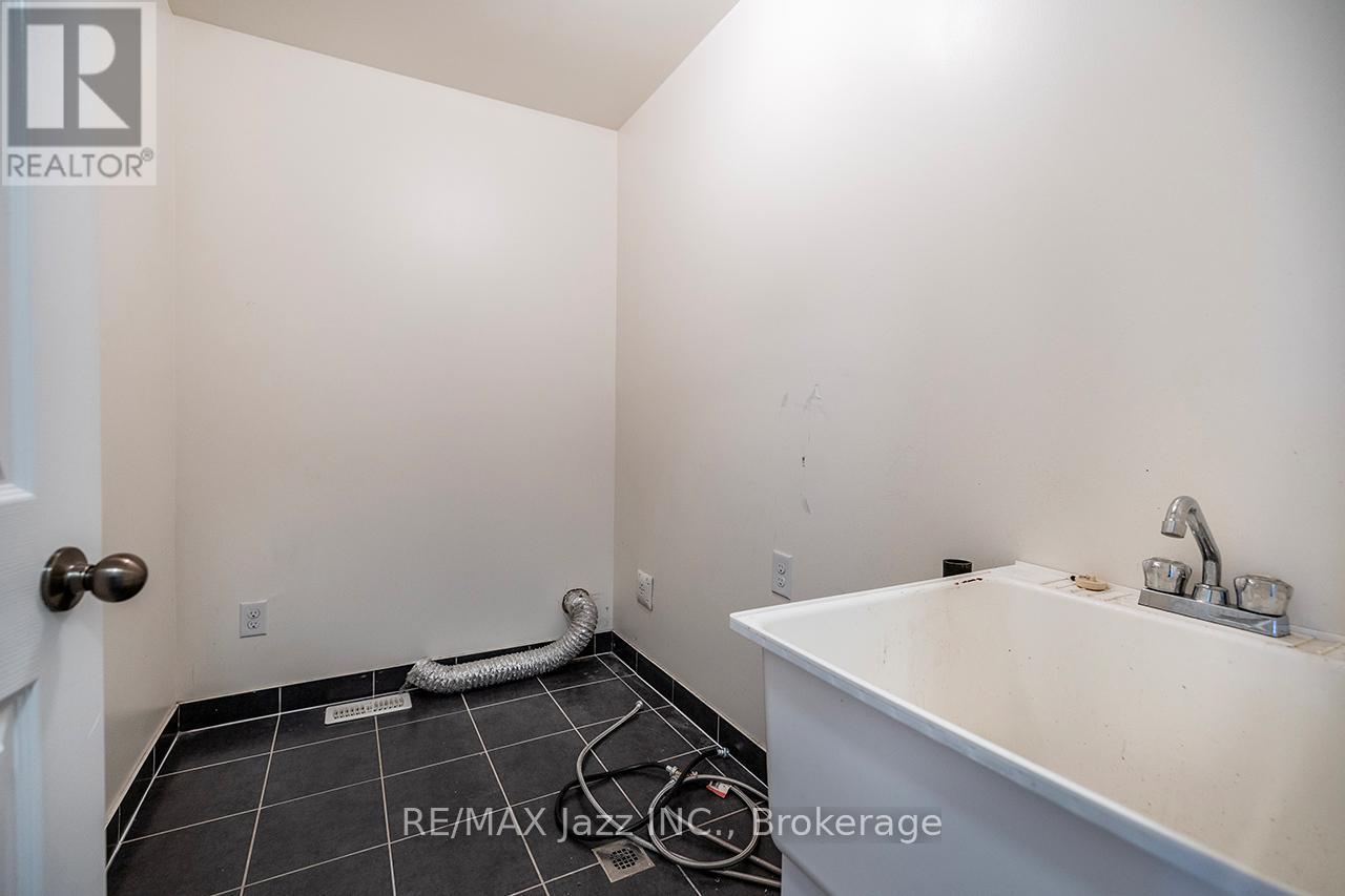 30 LLOYDMINSTER AVENUE - 42