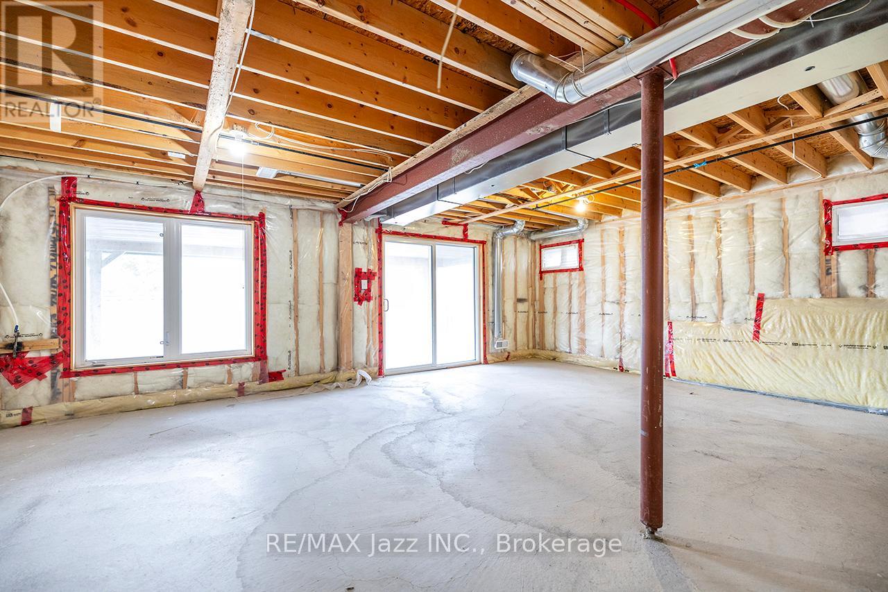 30 LLOYDMINSTER AVENUE - 44
